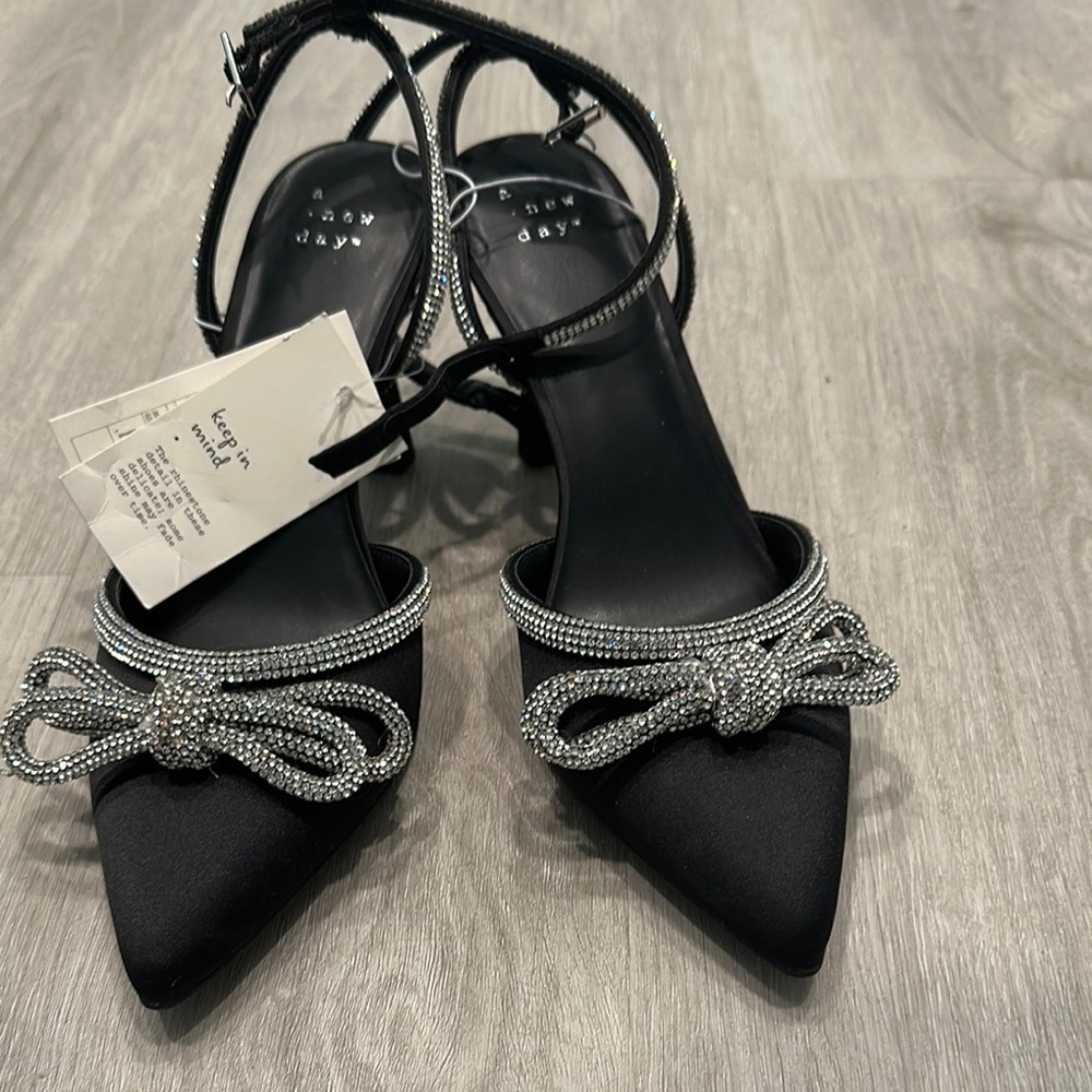 A New Day Black and Silver Slingback Heels with Rhinestone Bow - Picture 4 of 6